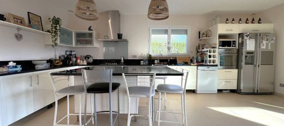 3 bedrooms Villa in Ain, France No. 339318 5