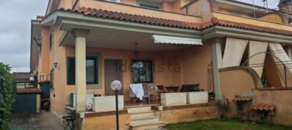 4 bedrooms House in Ardea, Italy No. 325104 3