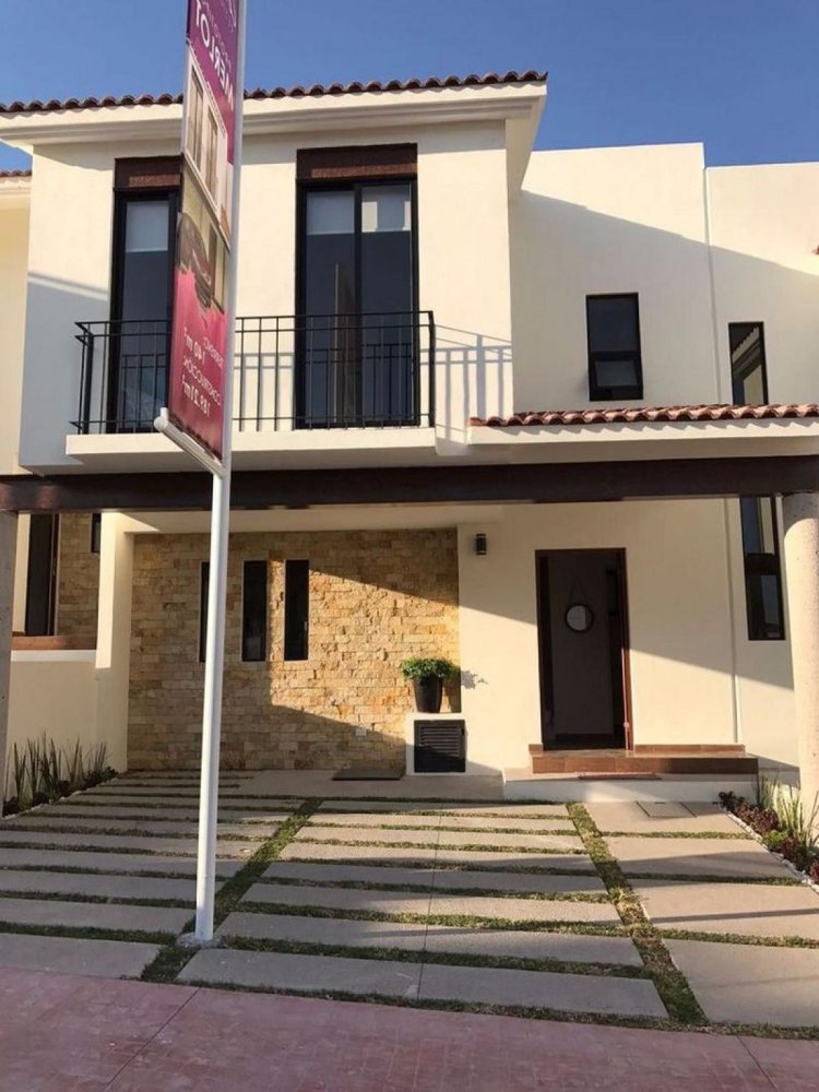 3 bedrooms House in Queretaro, Mexico No. 168301