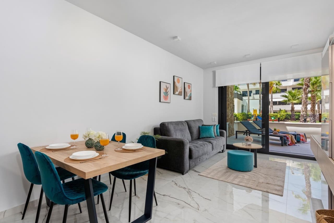 Apartamento de 2 dormitorios en Dehesa De Campoamor, Spain No. 188088