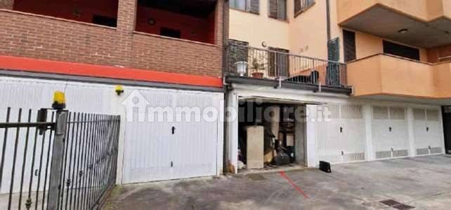 1 room Garage in Mulazzano, Italy No. 384156