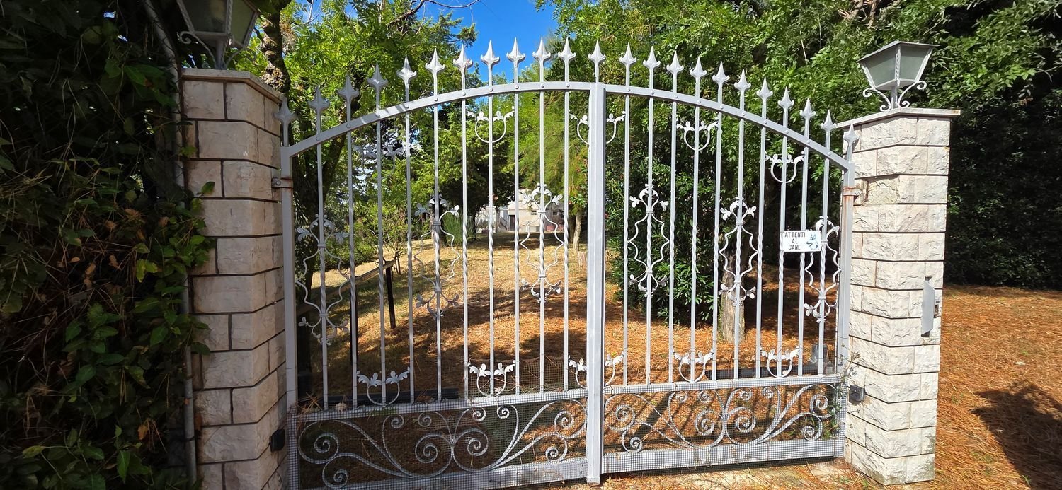 12 rooms House in Osimo, Italy No. 286260