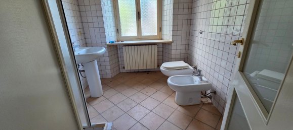 12 rooms House in Osimo, Italy No. 286260 34