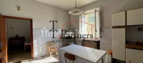 5 bedrooms House in Calenzano, Italy No. 79530 2