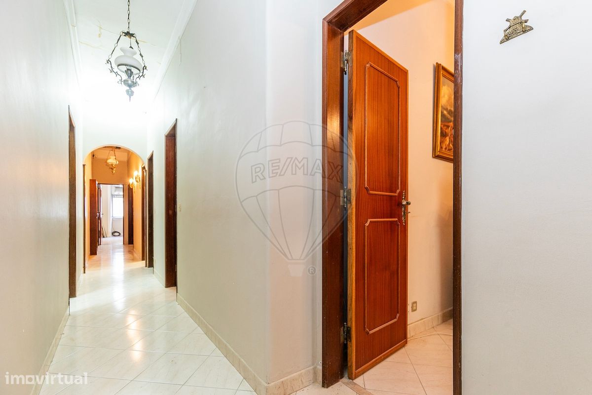 Квартира с 6 спальнями в Лиссабон, Португалия № 40154