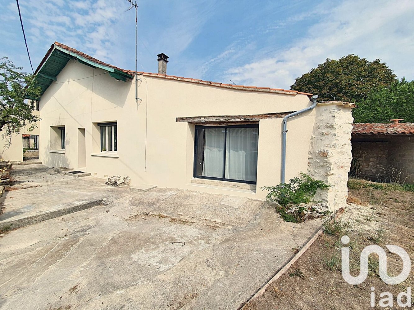 Casa de 3 dormitorios en Mornac, France No. 321024