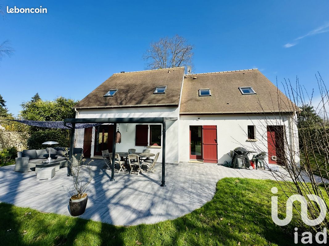 4 Schlafzimmer Haus in Bullion, France, Nr. 331282