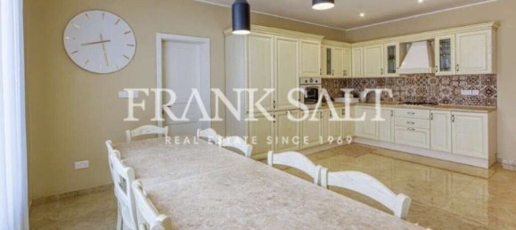 6 bedrooms House in Ghajnsielem, Malta No. 5768 7