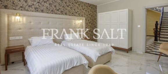 6 bedrooms House in Ghajnsielem, Malta No. 5768 15