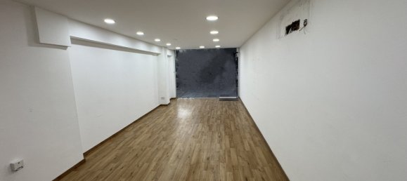  محلّ في Larnaca, قبرص 70متر مربع رقم 26331 4