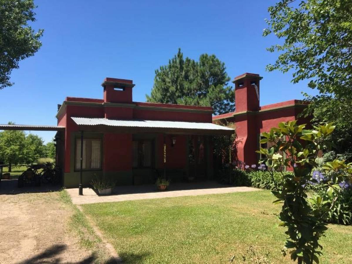 3 bedrooms House in Pilar, Argentina No. 103133