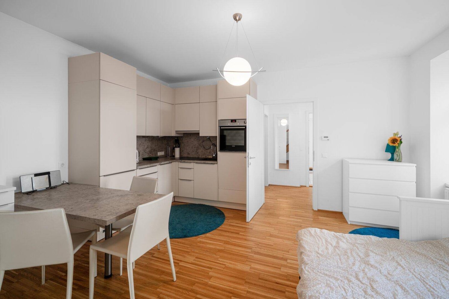 2-salle Appartement à Mariahilf, Austria No. 143378