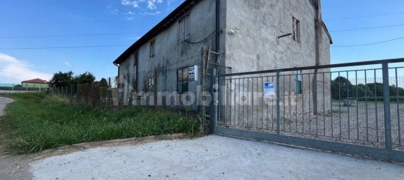 4 bedrooms House in Montegalda, Italy No. 124960 12