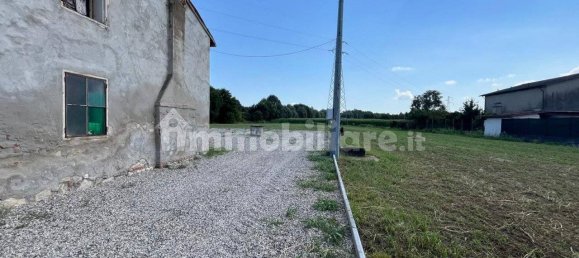 4 bedrooms House in Montegalda, Italy No. 124960 5