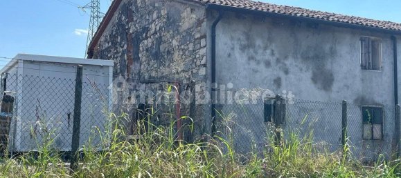 4 bedrooms House in Montegalda, Italy No. 124960 35