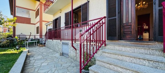 3 bedrooms Villa in Rivoli, Italy No. 263957 2