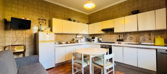 3 bedrooms Villa in Rivoli, Italy No. 263957 8