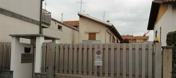 Apartamento de 2 habitaciónes en Solaro, Italy No. 110387 2