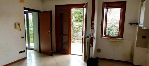 Apartamento de 2 habitaciónes en Solaro, Italy No. 110387 4