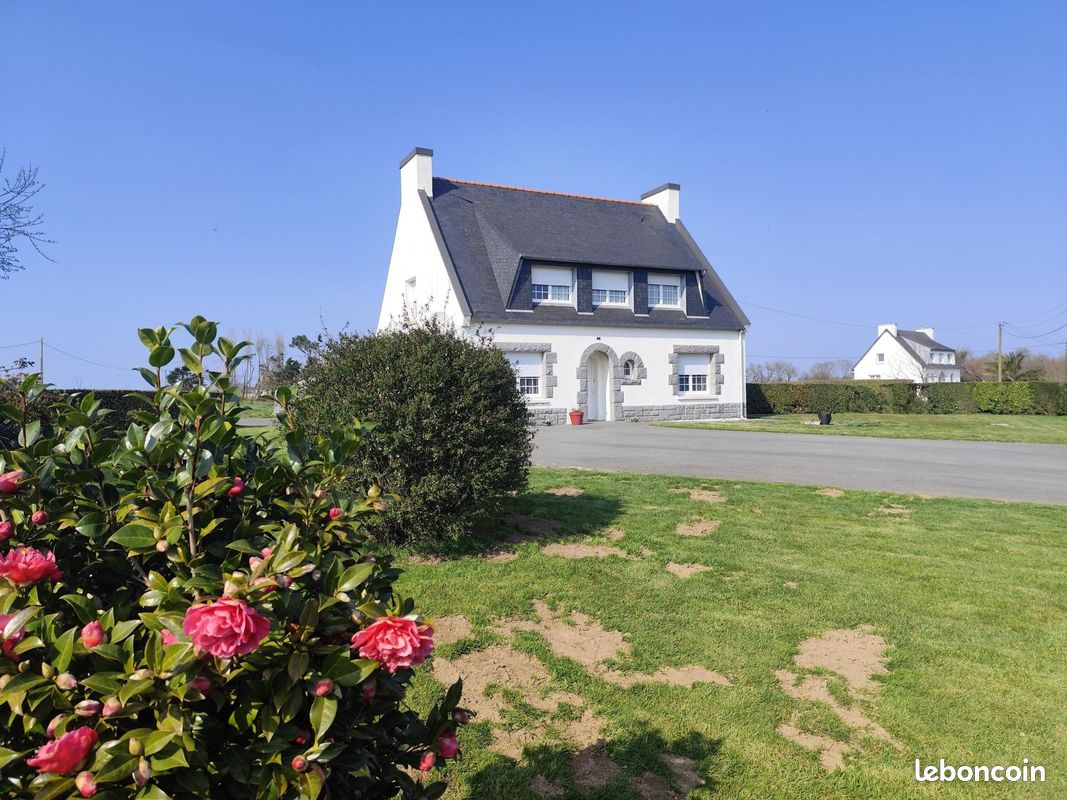 6 bedrooms House in Saint-Vougay, France No. 208645