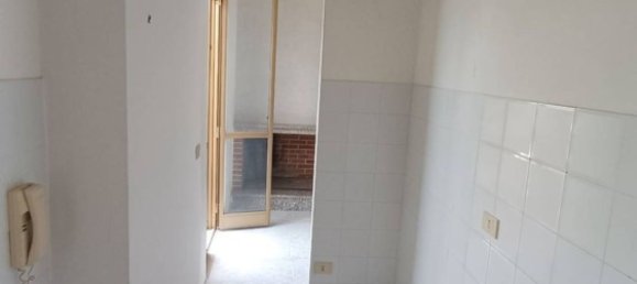 4 Schlafzimmer Wohnung in Priverno, Italy, Nr. 326898 4