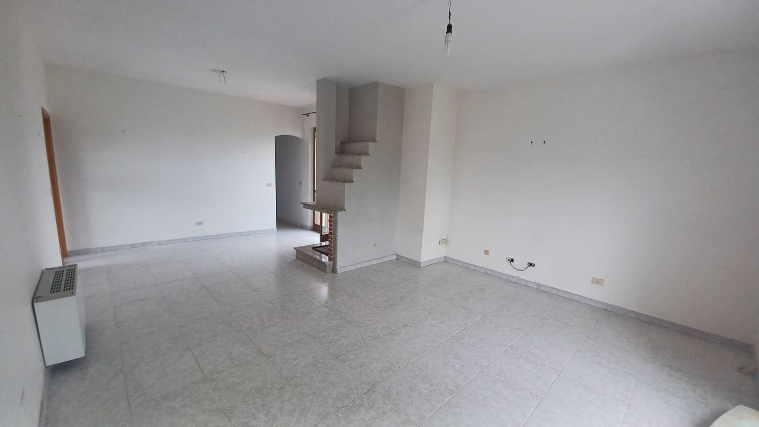 4 غرف نوم شقة في Priverno, Italy رقم 326898