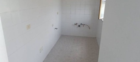 4 Schlafzimmer Wohnung in Priverno, Italy, Nr. 326898 13