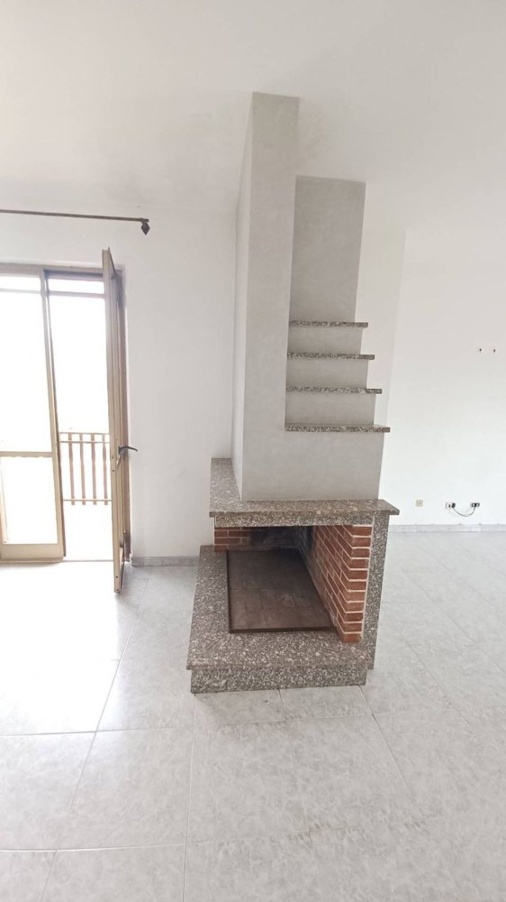 4 Schlafzimmer Wohnung in Priverno, Italy, Nr. 326898