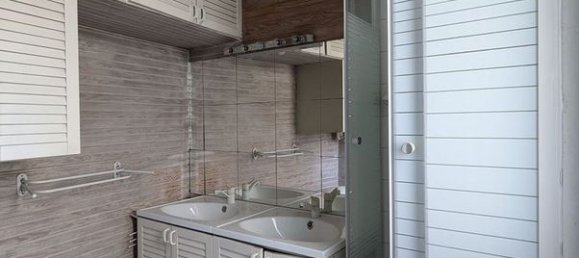 1 bedroom Duplex in Paris, France No. 176095 5