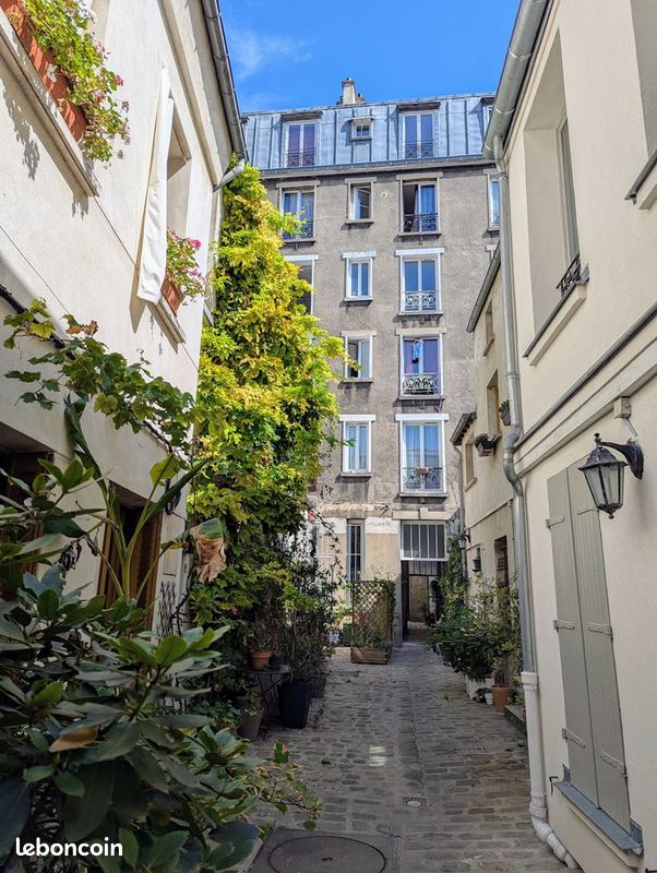 1 bedroom Duplex in Paris, France No. 176095