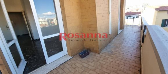 2 bedrooms Apartment in Livorno, Italy No. 222636 10