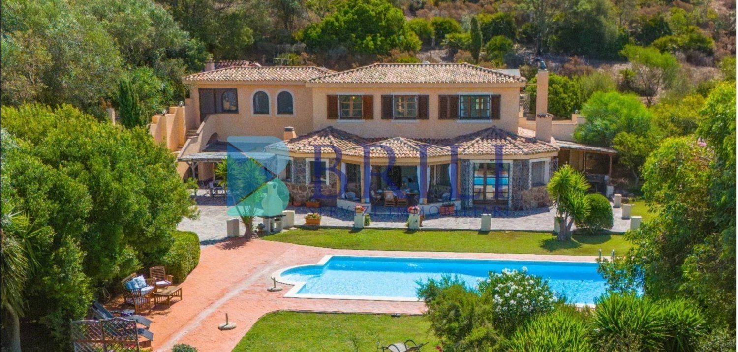 5 bedrooms Villa in Alghero, Italy No. 232211