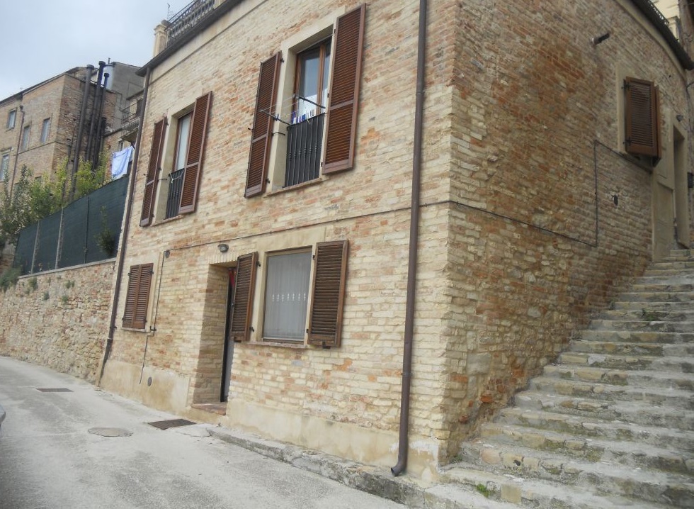 2 bedrooms Apartment in Ripatransone, Italy No. 88243