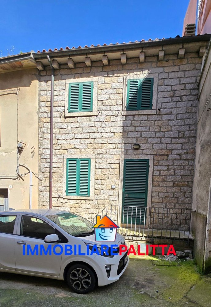 Casa de 7 divisões em Tempio Pausania, Italy N.º 25724