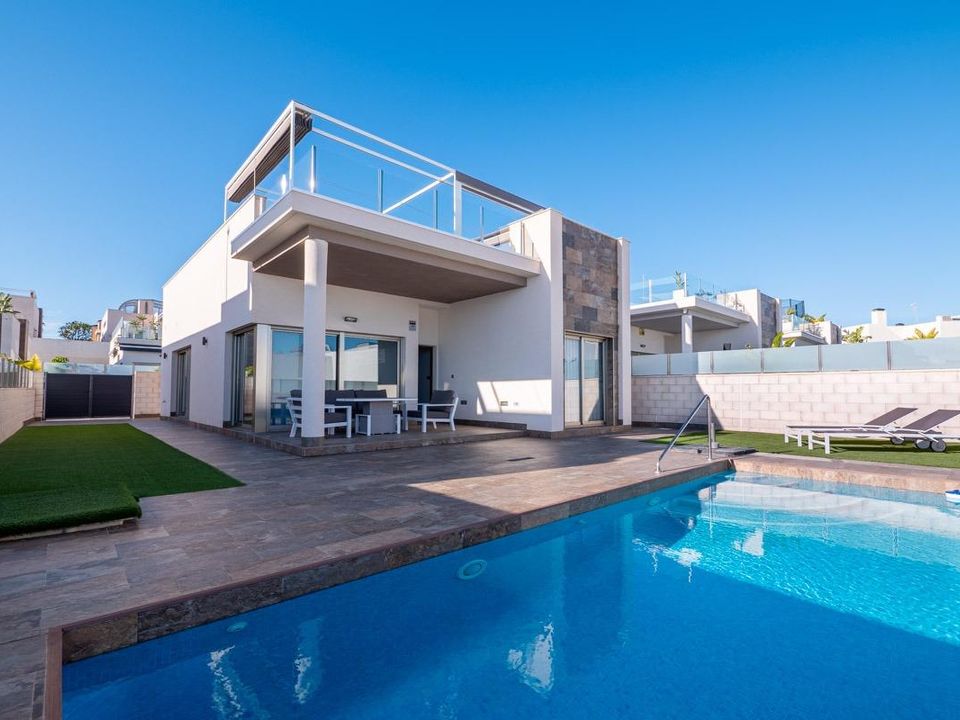 3 غرف نوم منزل في Alicante, Spain رقم 200910