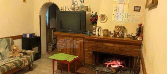 6 rooms Apartment in Castro dei Volsci, Italy No. 197382 4