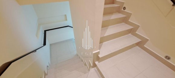 Dúplex de 2 dormitorios en Corniche Road, UAE No. 25658 3