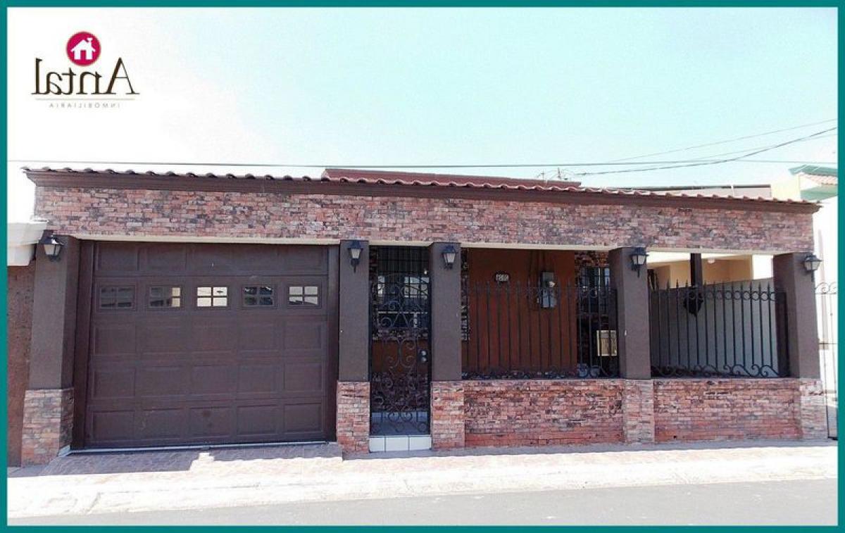 3 bedrooms House in Mexicali, Mexico No. 174541