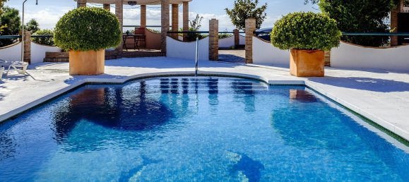 6 bedrooms House in Estepona, Spain No. 102924 5