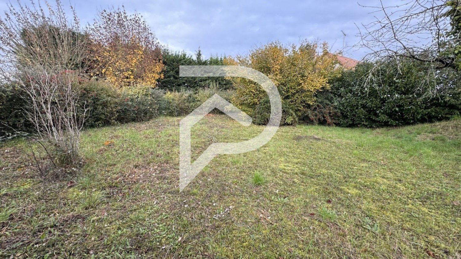  قطعة أرض في La Chaussee-Saint-Victor, France 550متر مربع رقم 152341