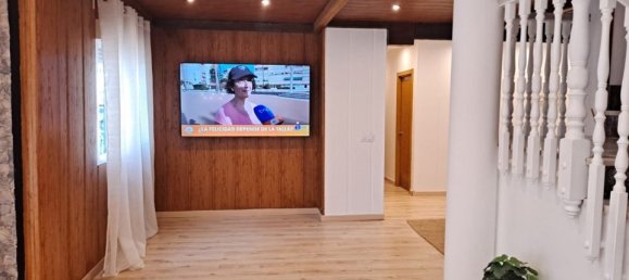 5 bedrooms House in Alicante, Spain No. 185189 3