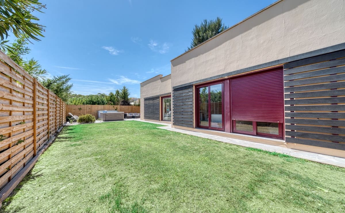 3 bedrooms House in Benahavis, Spain No. 219303