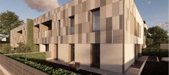 3-salle Penthouse à Carpi, Italy No. 32365 12