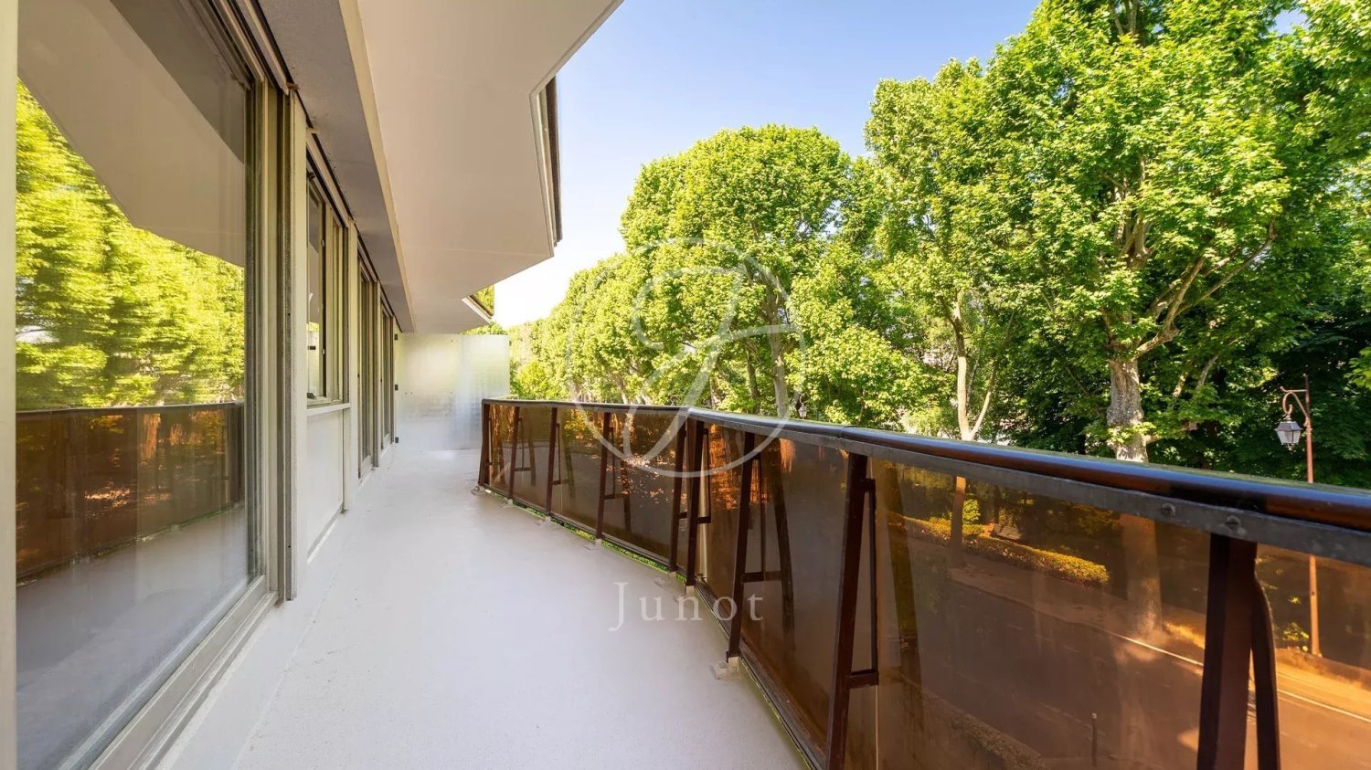 4 bedrooms Apartment in Neuilly-sur-Seine, France No. 114776