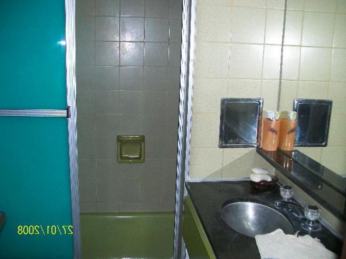 Apartamento de 3 dormitorios en Mar del Plata, Argentina No. 65528