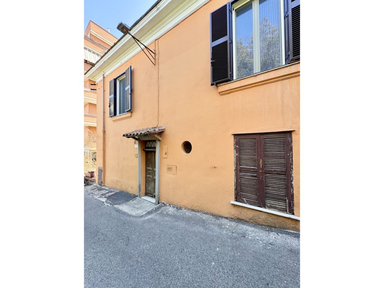 Apartamento de 4 habitaciónes en Nettuno, Italy No. 293616