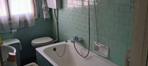 3 rooms Apartment in Modena, Italy No. 120325 9