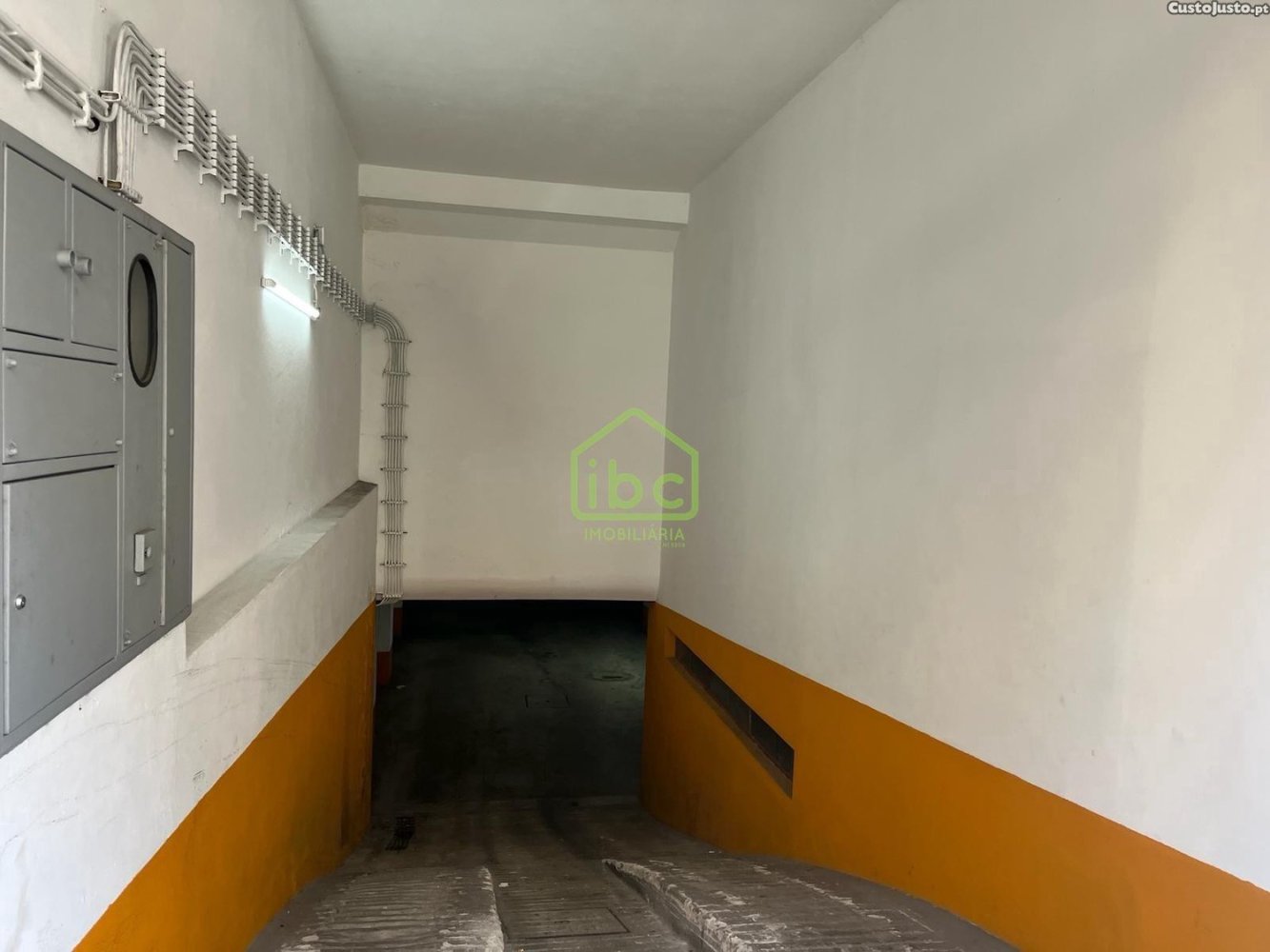  مرآب في Povoa de Varzim, Portugal رقم 41045