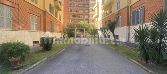 2 Schlafzimmer Wohnung in Rome, Italy, Nr. 273208 3