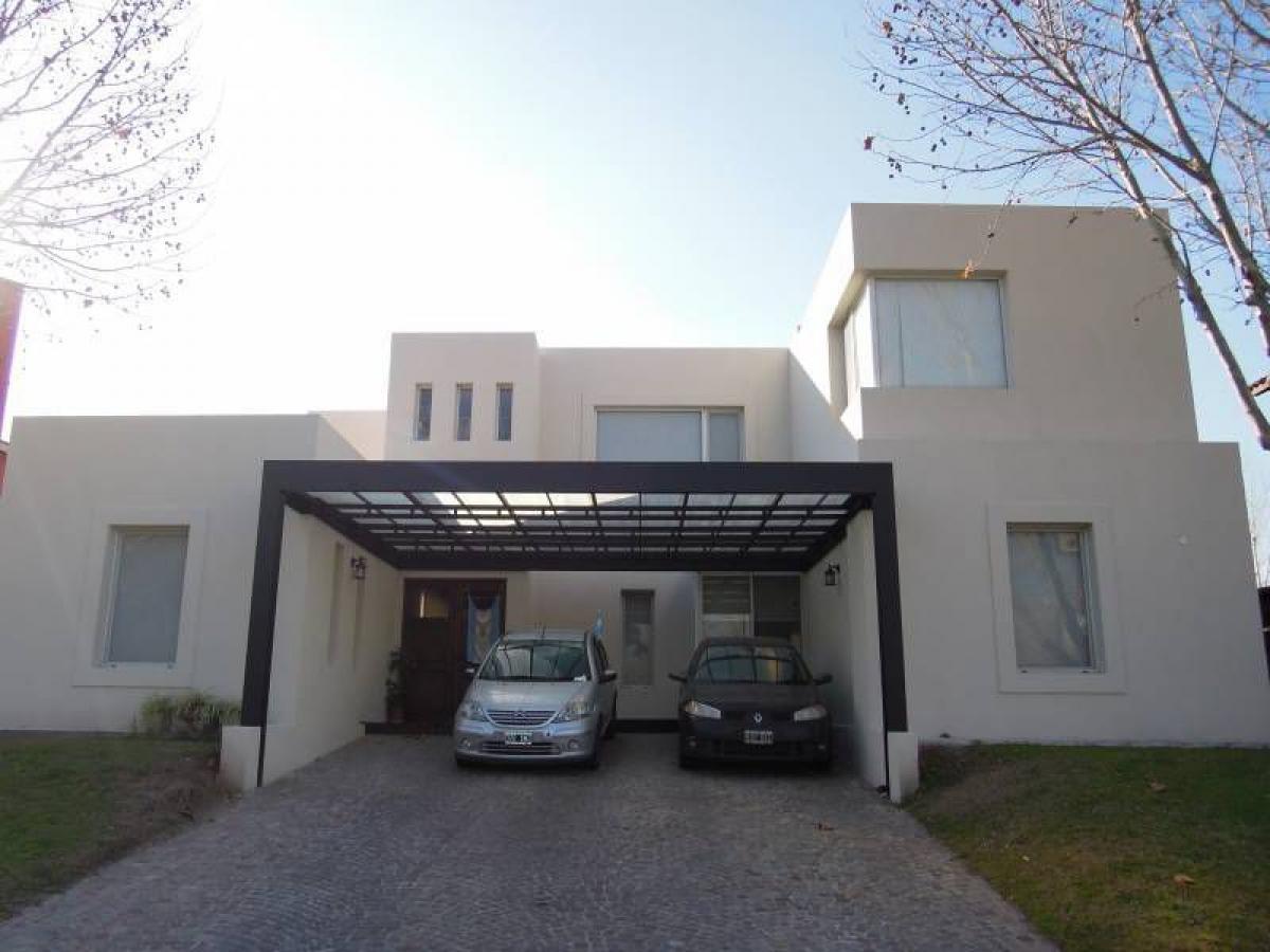 4 bedrooms House in Tigre, Argentina No. 15574